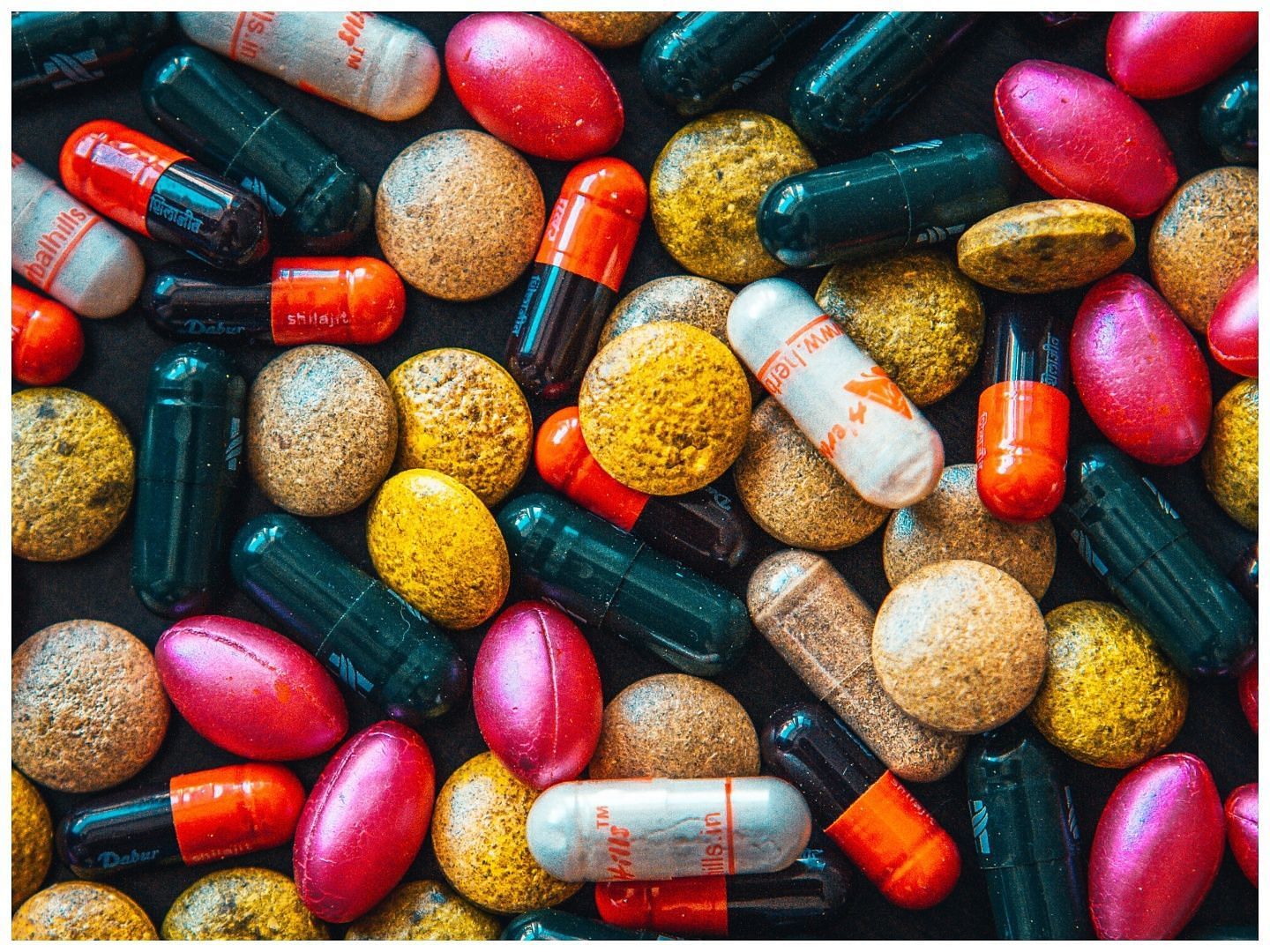 Vitamins boost immune system (Image via unsplash/ Raimond Klavins)